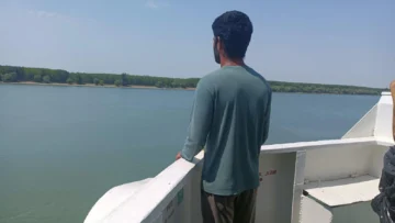'Nos vimos forzados a romper y quemar la madera del barco para cocinar': por qué miles de marineros son abandonados cada año en sus buques