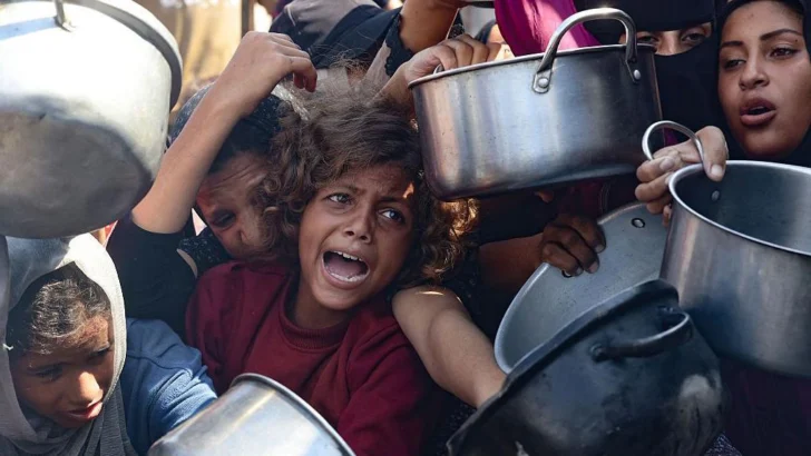 "Los niños dicen que desearían morir para poder ir al cielo y comer": la hambruna se extiende en Gaza a la espera del asalto de Israel a la mayor ciudad de la Franja