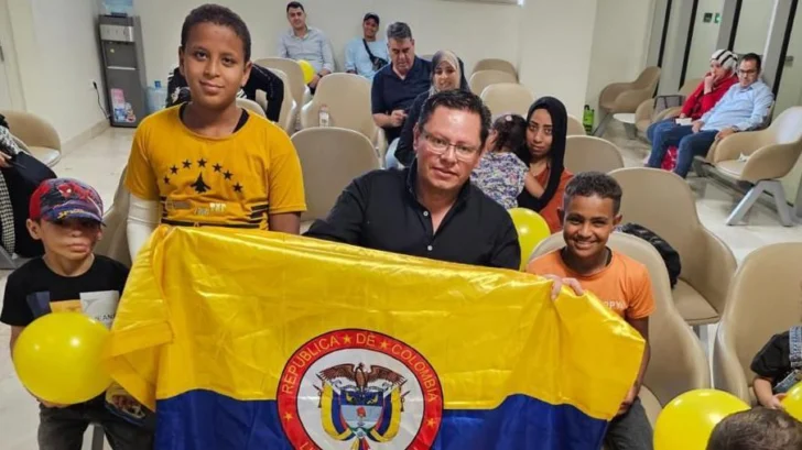 'Me colé entre la mercancía para llegar a Gaza y alimentar a cientos de personas': la odisea de Jorge Saray, el colombiano que viajó a la Franja en pleno conflicto con Israel