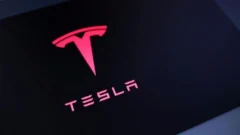 Condenan a Tesla a pagar más de US$200 millones por una falla del piloto automático que causó una muerte