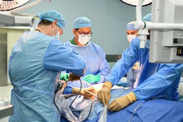 El HOMS realiza cirugía bariátrica magnética