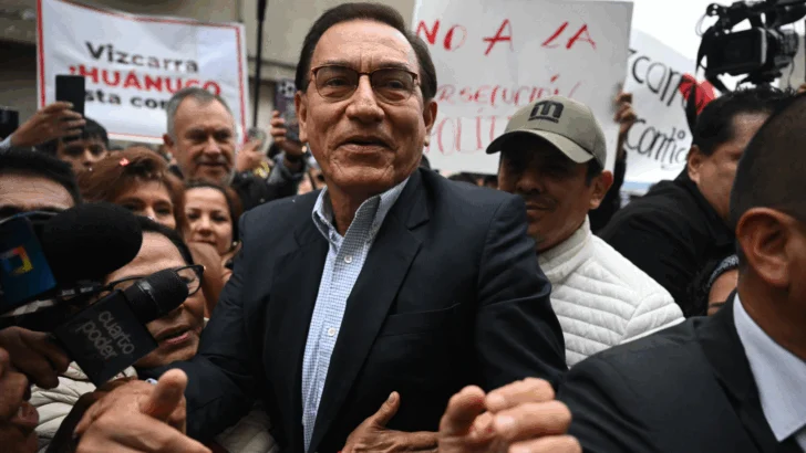 Un juez en Perú ordena la detención preventiva del expresidente Martín Vizcarra