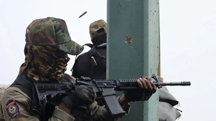 Policía de Haití les quita a las bandas punto estratégico para las comunicaciones Policía de Haití les quita a las bandas punto estratégico para las comunicaciones
