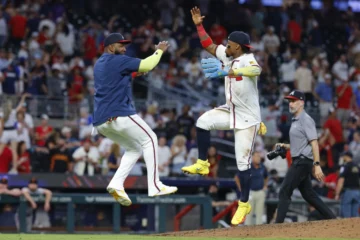 Marcell Ozuna y Albies brillan en la victoria de los Bravos sobre los Rojos