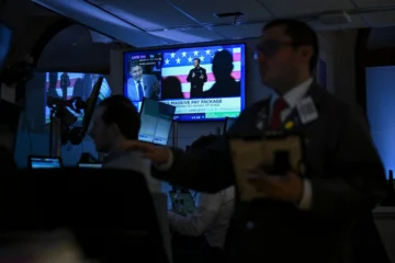 Wall Street cierra en verde tras bajadas relacionadas con aranceles