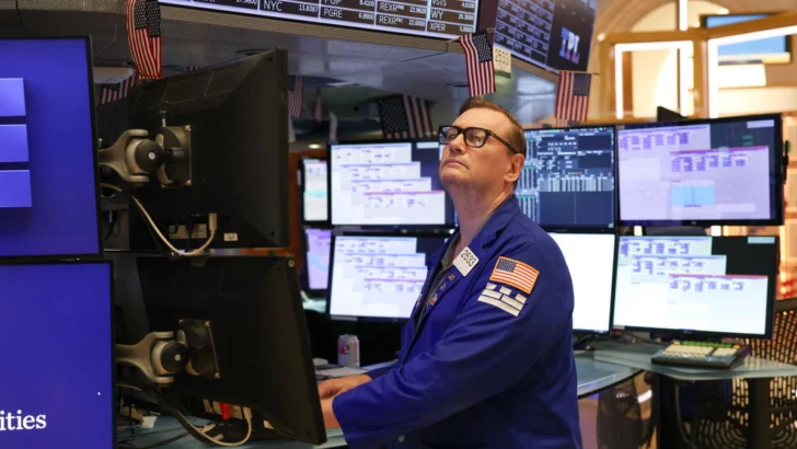 Wall Street cierra mixto, sin entusiasmo tras nuevos indicadores
