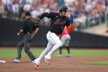 Juan Soto arribó a los 30 batazos de vuelta completa