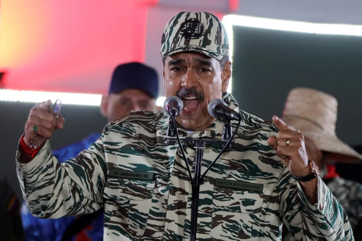 EEUU suma otros dos buques frente a Venezuela y chavismo moviliza a su Armada