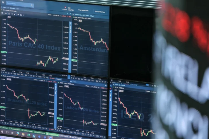 Wall Street cierra al alza sin reflejar los ataques de Trump a la Fed