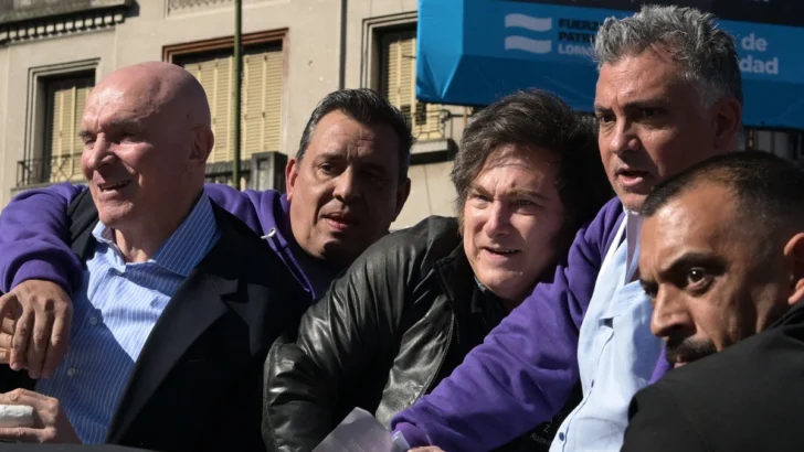 Milei atacado con piedras tras ser señalado de corrupto Milei atacado con piedras tras ser señalado de corrupto
