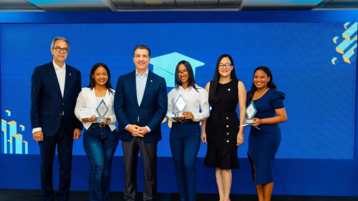 Banco Popular otorga 32 nuevas becas del programa Excelencia Popular