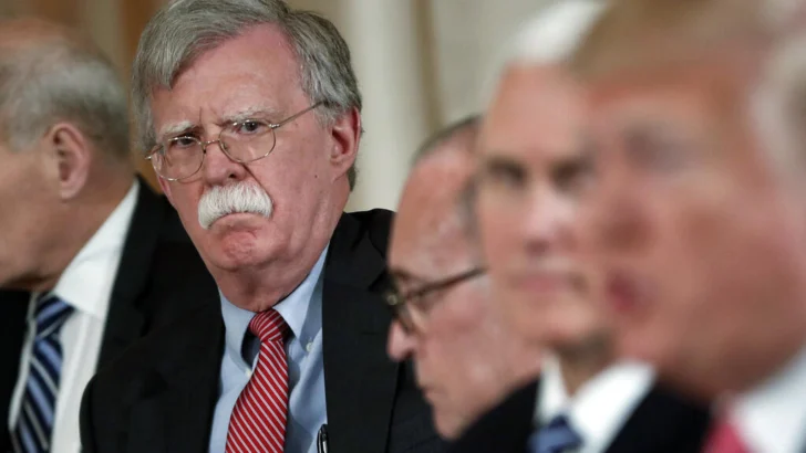 Estados Unidos: ex funcionarios de seguridad e inteligencia pierden su credencial de seguridad