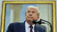 Nuevos aranceles de Trump entran en vigor, sumiendo a decenas de países en la incertidumbre económica