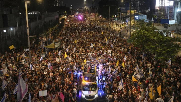 Miles de personas se manifiestan contra el plan del Gobierno israelí de ampliar la guerra en Gaza