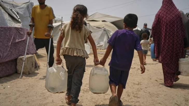 Israel prepara un nuevo desplazamiento de gazatíes y alista otra ofensiva a gran escala