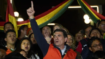 En Bolivia celebran triunfo electoral de la derecha: 'El masista está fuera' En Bolivia celebran triunfo electoral de la derecha: 'El masista está fuera'