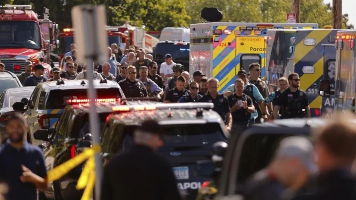 El FBI investiga el tiroteo en iglesia de Minneapolis como terrorismo y crimen de odio anticatólico