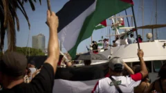 La flotilla de Greta Thunberg zarpa de Barcelona con ayuda para Gaza