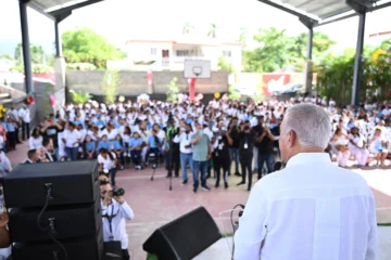 Andrés Bautista resalta inicio del año escolar 2025-2026