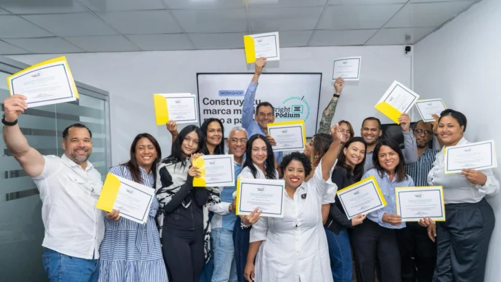 Bright Podium capacita médicos en estrategias éticas de marca personal