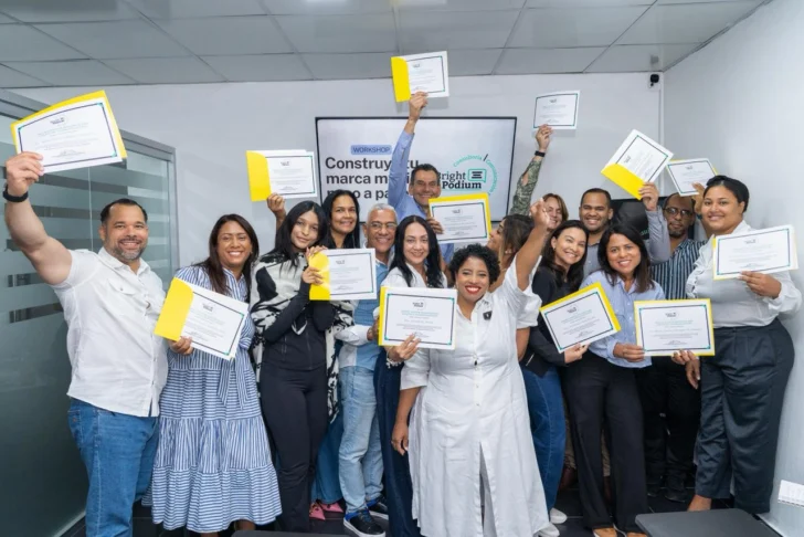 Bright Podium capacita médicos en estrategias éticas de marca personal