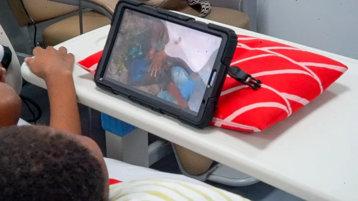 CTC lleva tablets a niños del Hospital Infantil Robert Reid Cabral