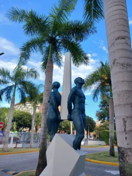  Cimientos, por René Guzmán y Elsa Cáceres