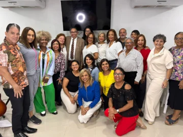  Club de lectoras Libélulas al concluir un entrenamiento en lectura eficiente.