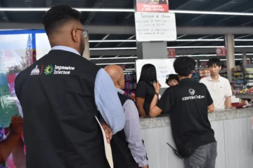 DGII continúa con los operativos a comercios chinos para auditorías fiscales