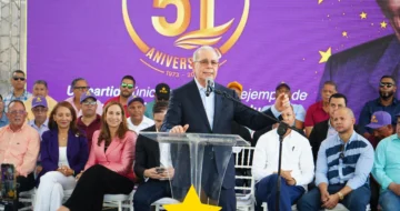 Medina califica de 'criminal' que el Gobierno no termine aulas comenzó el suyo