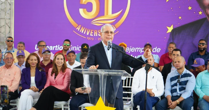 Medina califica de 'criminal' que el Gobierno no termine aulas comenzó el suyo