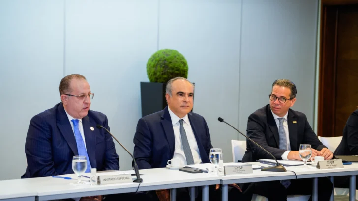 Magín Díaz se reúne con el Conep para impulsar diálogo sobre finanzas públicas