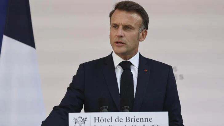 Macron exige 'mayor firmeza' con Argel y suspender exención de visados diplomáticos