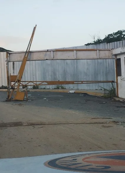  Entrada residencial Los Platanitos frente al Parque Mirador Norte