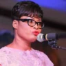 Migración entrega a la exfuncionaria haitiana Rosemila Petit-Frére a las autoridades de su país