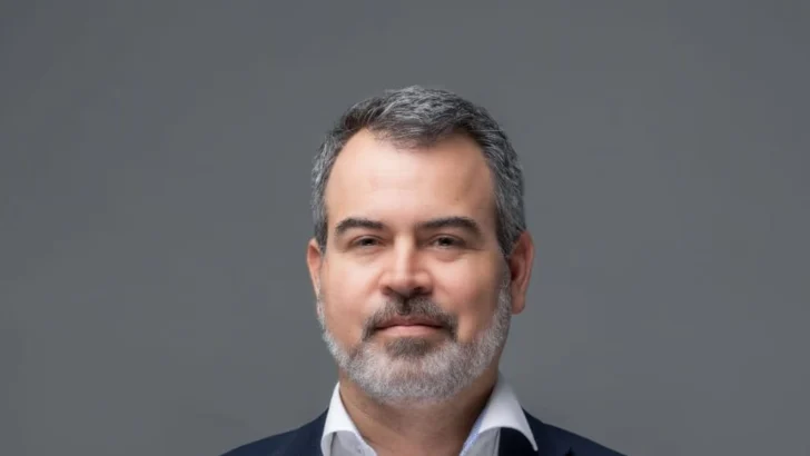 Filósofo Miklos Lukacs expondrá en la UNPHU sobre IA y transhumanismo