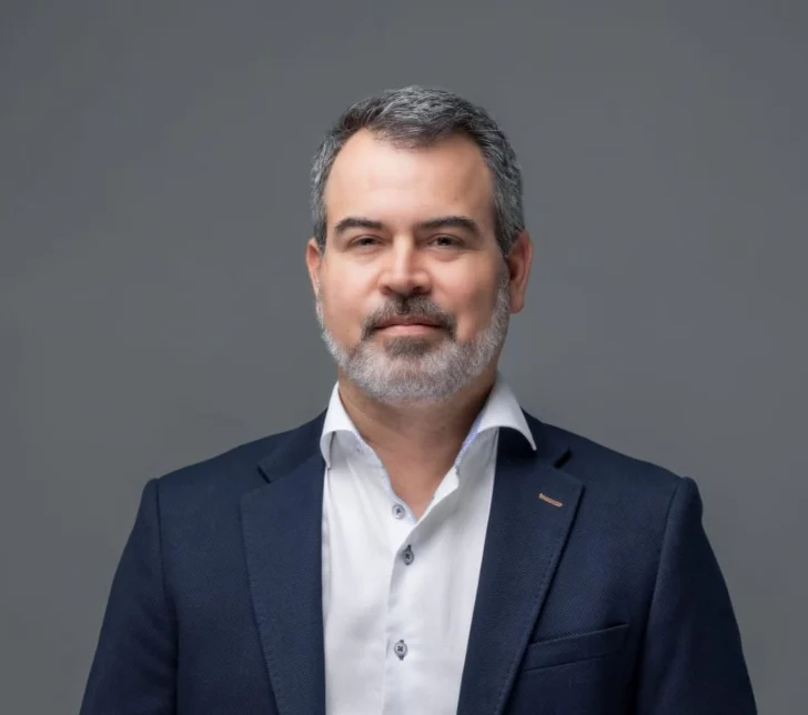 Filósofo Miklos Lukacs expondrá en la UNPHU sobre IA y transhumanismo