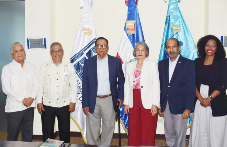 Inafocam dona libros a la Biblioteca Nacional