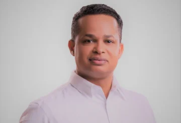 Omar Guevara, miembro del Comité Central del PLD, presenta su renuncia
