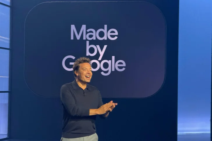 Google presenta sus nuevos teléfonos Pixel 10 y se burla de la IA y las cámaras de Apple