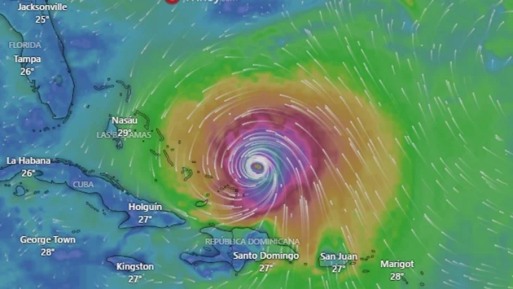 El huracán Erin amenaza con volver a intensificarse al acercarse a Bahamas