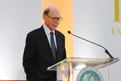  Frank Moya fue presidente de la Academia Dominicana de la Historia.
