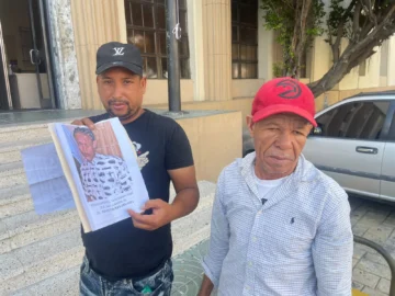 Desaparece adolescente en el Distrito Nacional; familia clama por ayuda para localizarlo