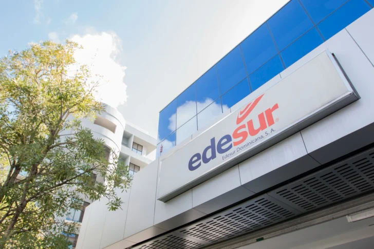 Edesur llama a residentes de Villa Jaragua a normalizar el servicio eléctrico