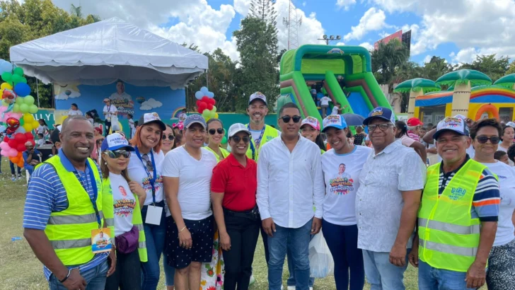 Más de 1,300 niños disfrutan de la cuarta edición del “Verano Divertido” con el diputado Francisco Villegas Más de 1,300 niños disfrutan de la cuarta edición del “Verano Divertido” con el diputado Francisco Villegas