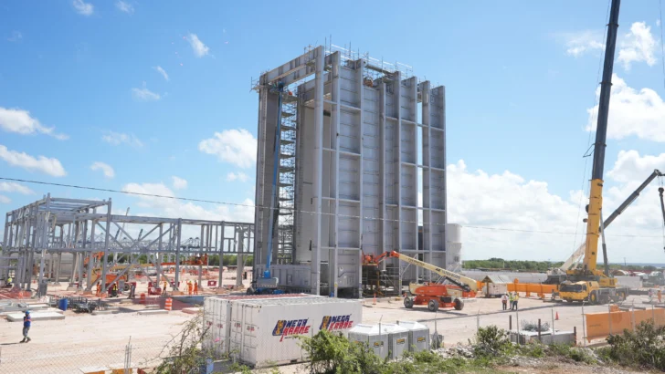 Ministro Joel Santos supervisa construcción de la Generadora San Felipe I en Boca Chica Ministro Joel Santos supervisa construcción de la Generadora San Felipe I en Boca Chica