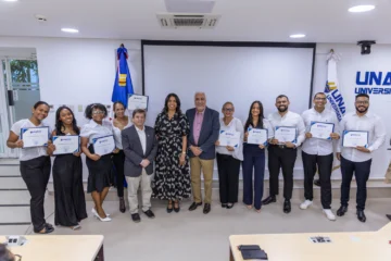 UNAPEC certifica primera cohorte en lengua de señas