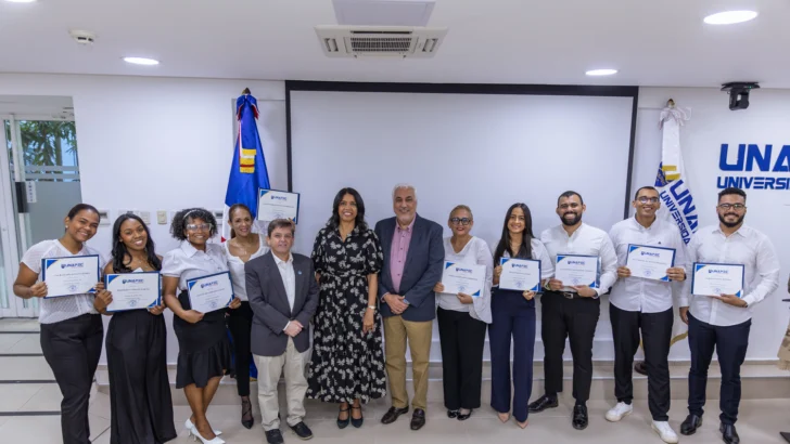 UNAPEC certifica primera cohorte en lengua de señas
