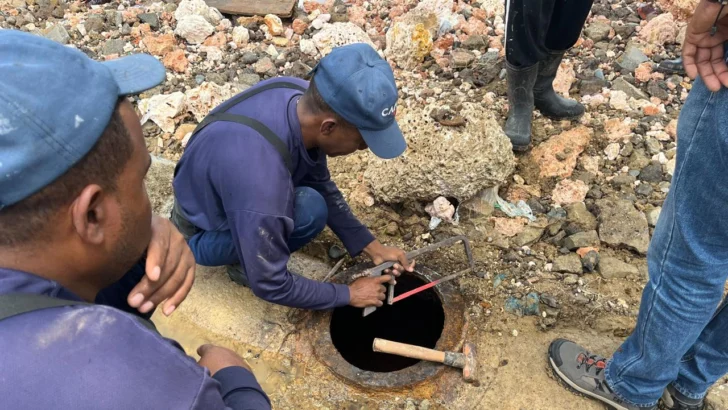 Avería por obras del Metro deja sin agua a 11 sectores de Santo Domingo Oeste