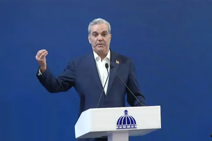Abinader dice oposición “no puede competir en indicadores sociales y económicos”